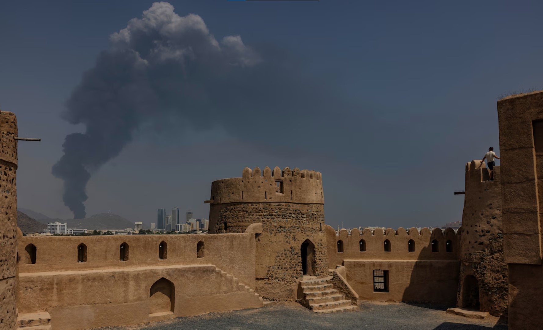 توجيه اتهامات لبريطاني في دبي بزعم تصوير ضربات إيرانية