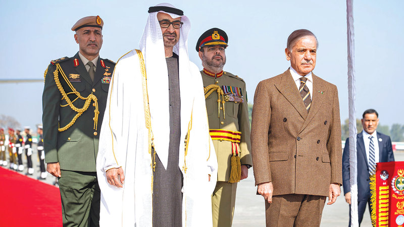 لماذا طلبت أبوظبي من باكستان استرداد 3.5 مليار دولار؟.. صحيفة بريطانية تجيب