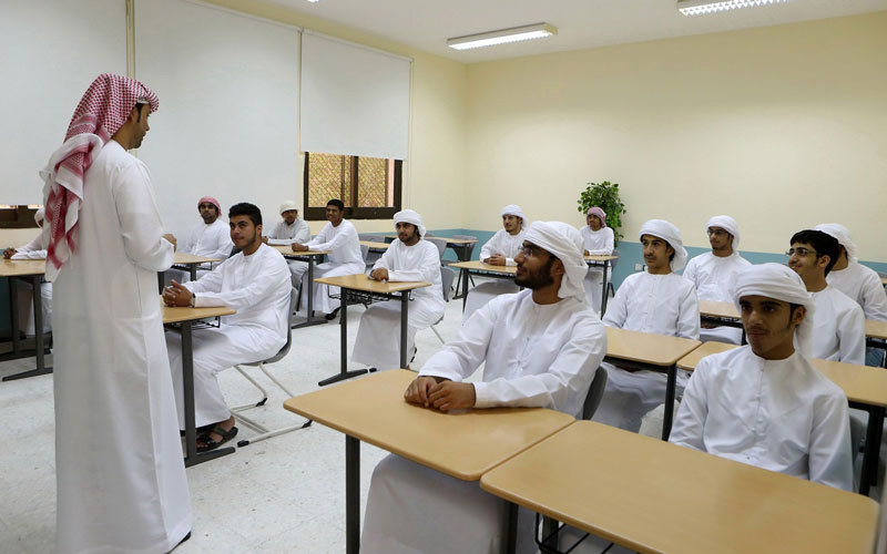 مطالبات برلمانية باسترجاع مكانة المعلّم في الإمارات بعد تراجع هيبته