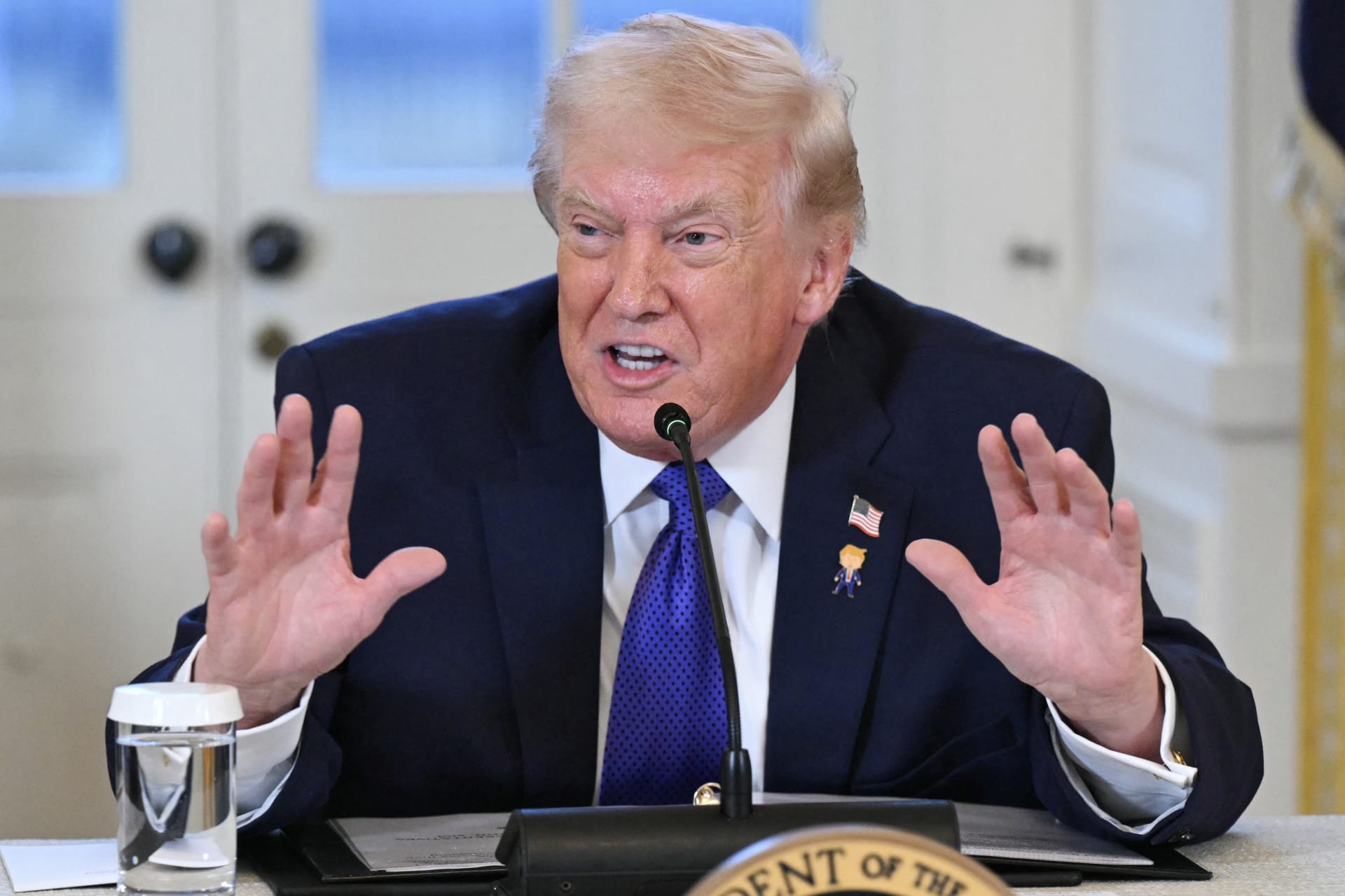 ترامب يدعو شركات نفط كبرى للاستثمار في فنزويلا