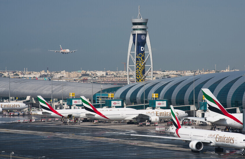 "رويترز": دبي تقيد رحلات الطيران حتى نهاية مايو بسبب التوترات