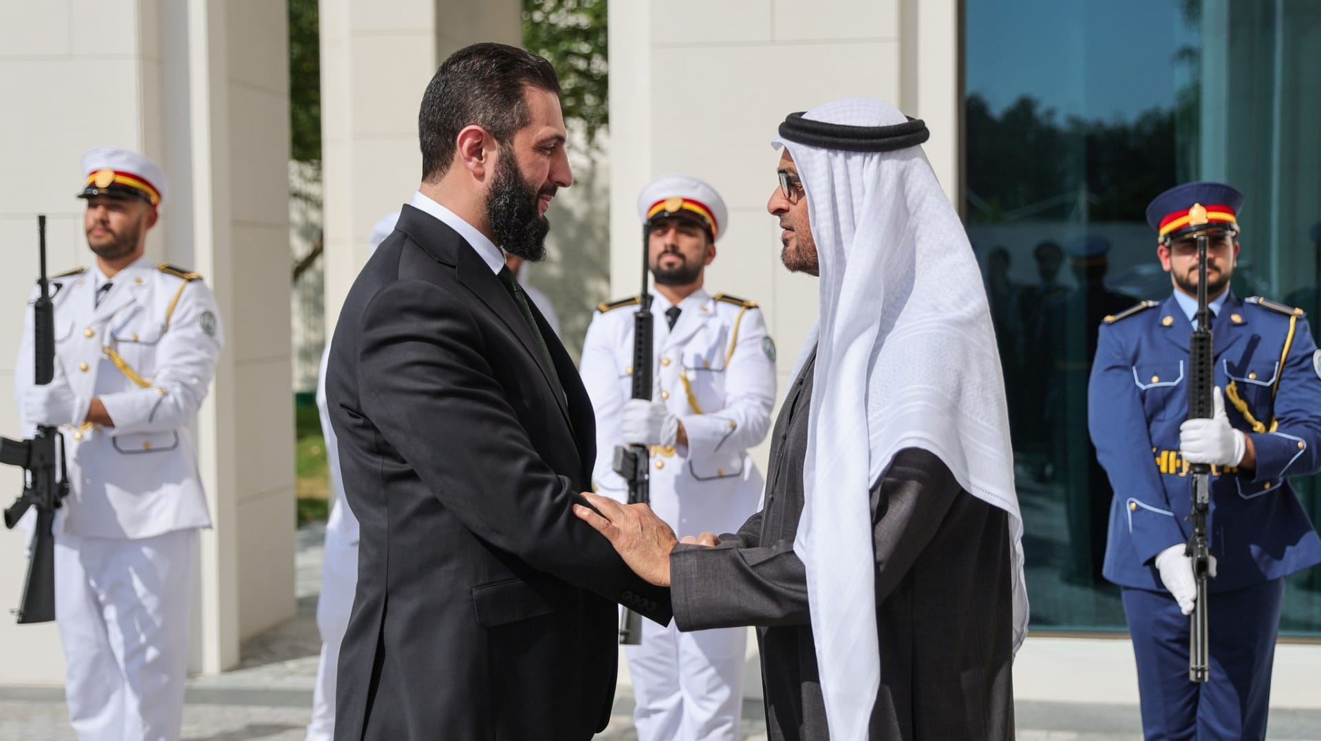 محمد بن زايد والشرع يبحثان تعزيز العلاقات وسط تجدد مخاوف حقوقية بشأن الشامسي