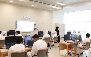 "التربية" تحدد منصات الذكاء الاصطناعي المسموح بها في المدارس