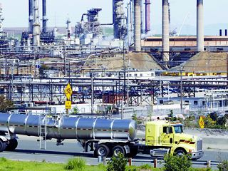 الصين تحصل على حق تطوير حقول النفط في أبوظبي