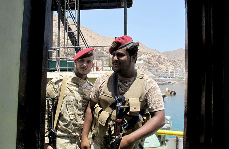 اليمن: الإمارات تسعى الى إعادة إنتاج قوات علي صالح من بقايا العسكريين وأعضاء حزبه